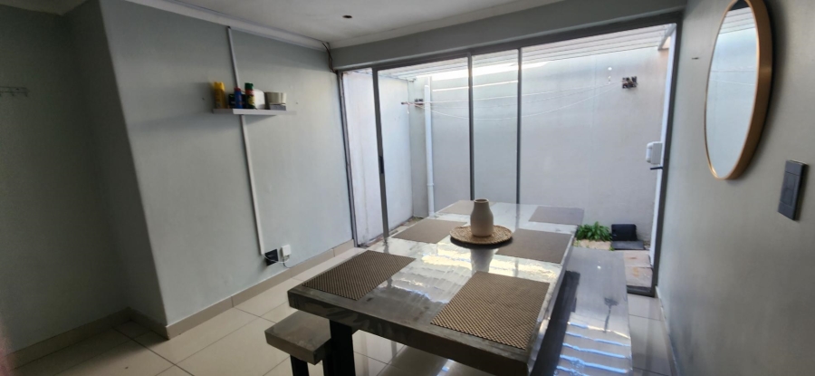 4 Bedroom Property for Sale in Weltevreden Valley Western Cape